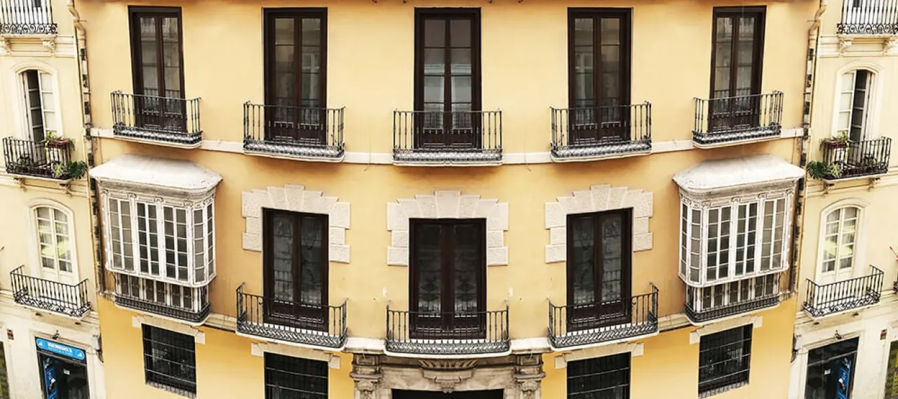 Don Quijote Malaga campus — Malaga school exterior