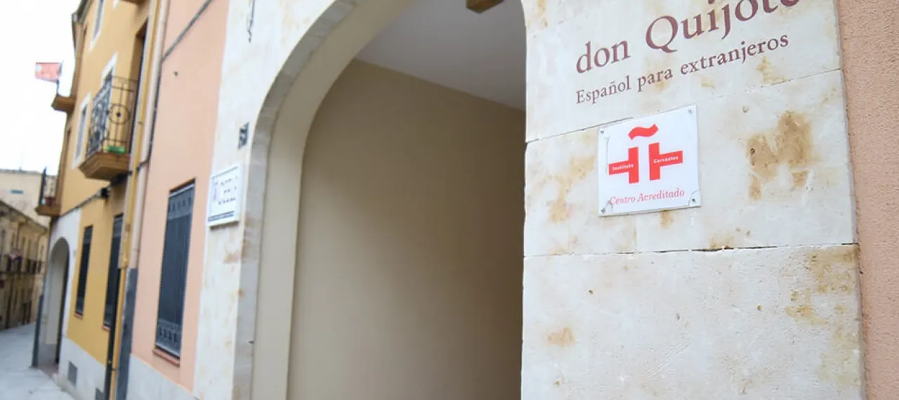 Don Quijote Salamanca campus — school entrance and sign