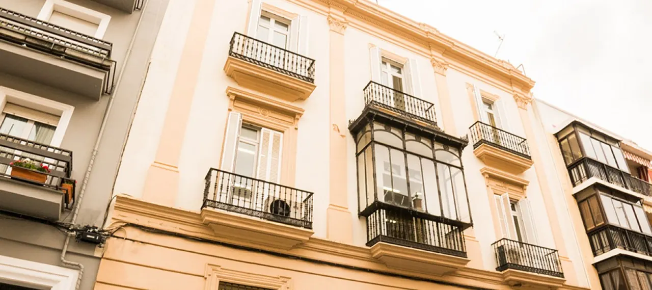 Don Quijote Seville campus — Seville school exterior