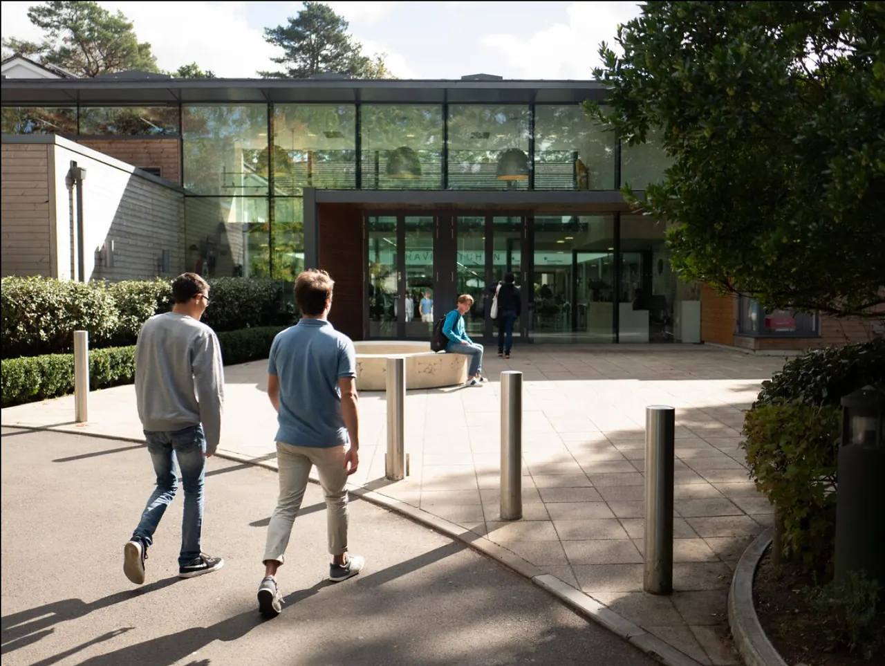 EF Oxford: School building and entrance