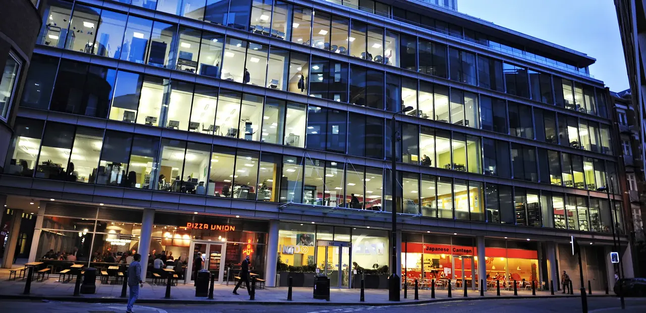 the exterior of the Kings London school building