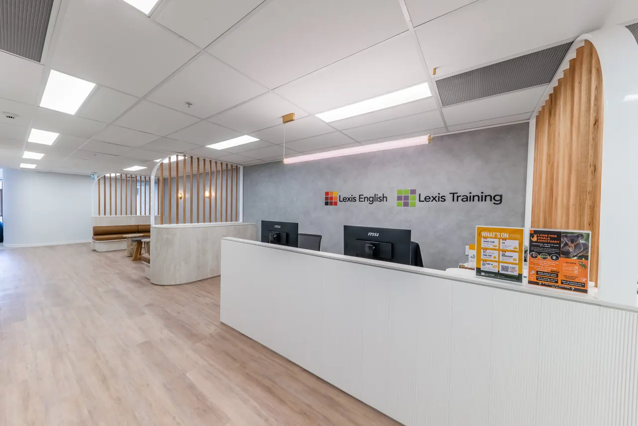 Lexis Brisbane：校区接待台（往期官方影像）