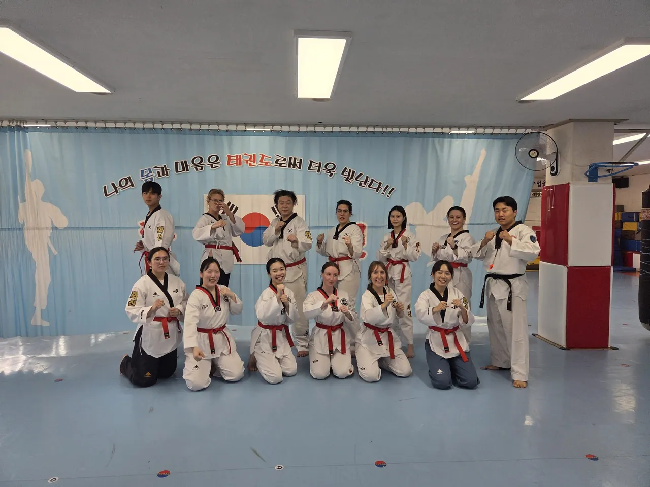 Lexis Korea釜山校区学生参加校方跆拳道文化课