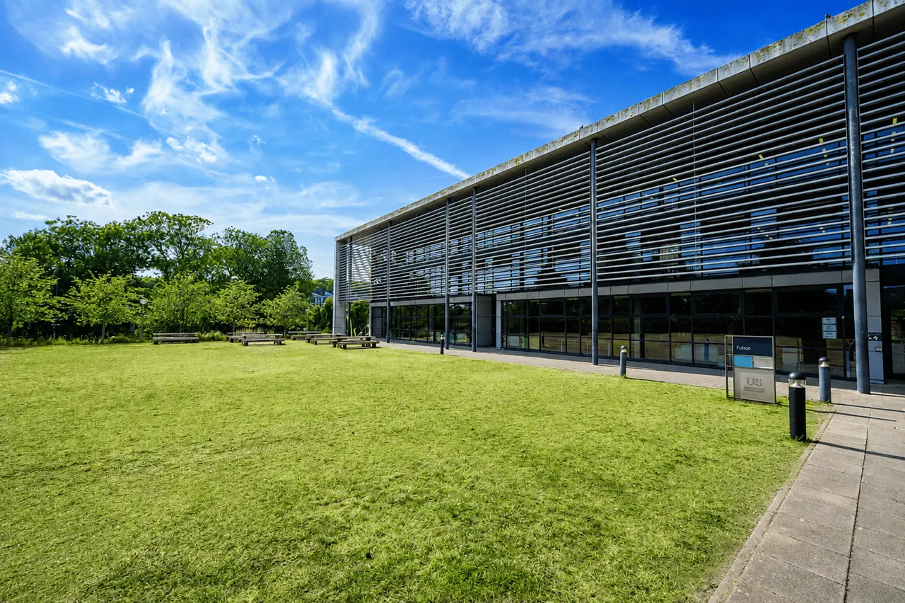St Andrew's College Language Schools 布莱顿：萨塞克斯大学校区建筑与绿地
