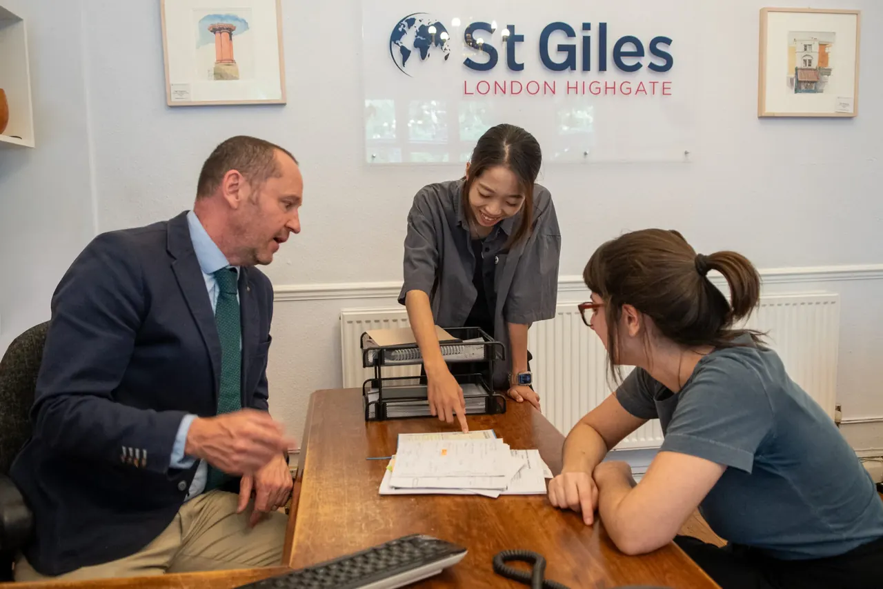 St Giles International 伦敦海格特校区的小班教学